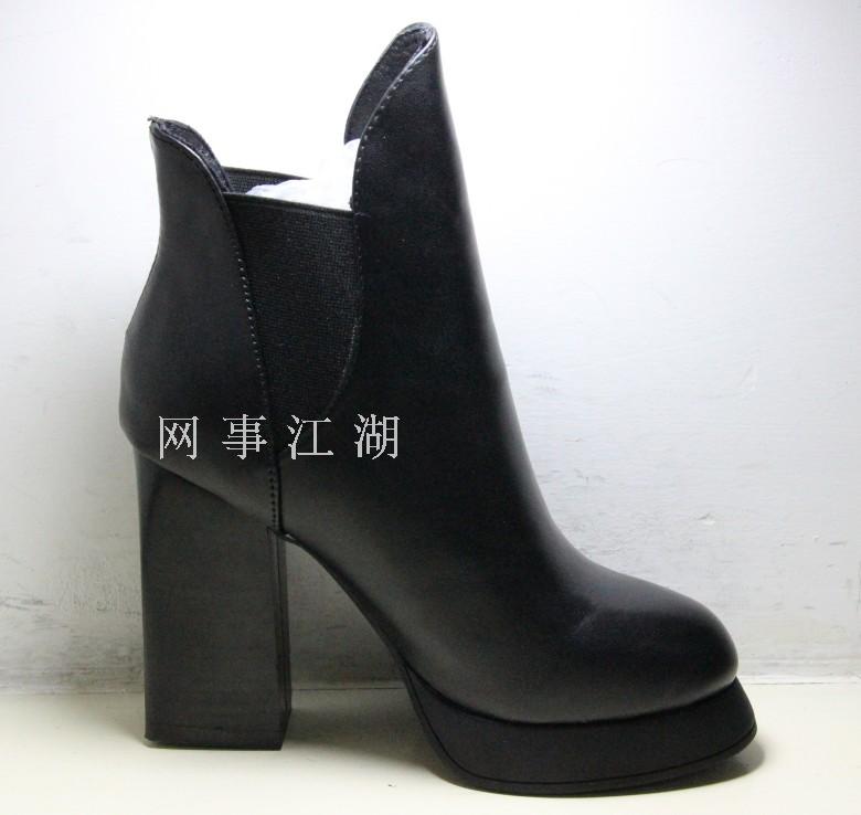 软牛皮粗跟百搭风松紧短靴女鞋