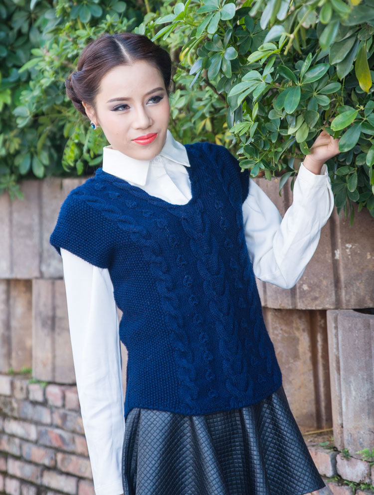 金手织【想你】原创手工编织蓝色套头V领麻花女式毛衣背心_46