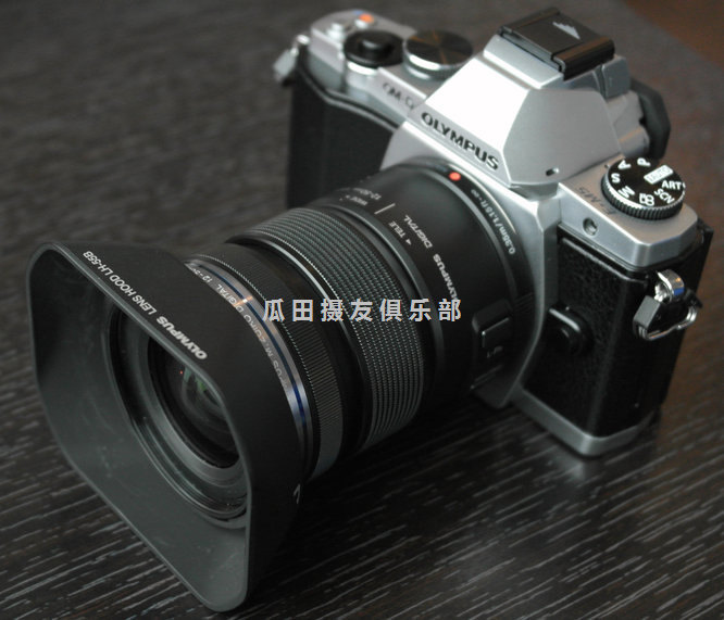 正品 JJC 奧林巴斯LH-55B E-M5 EM5 12-50mm f3.5-6.3遮光罩在類目 3C數碼配件, 單反/單電相機配件, 鏡頭附件, 遮光罩中 - 來自Buy2taobao.com提供專業的淘寶代購服務