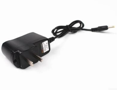 18650充电器 强光手电筒专用线充直冲充电器 4.2v