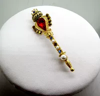 Rực rỡ mới trang trí công nghiệp thời trang châu Âu và Mỹ retro vương miện Baroque Chữ thập nhỏ cây đũa thần phổ biến trâm cài nữ - Trâm cài huy hiệu cài áo