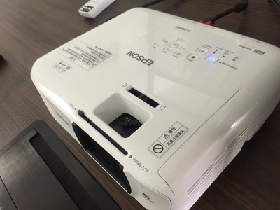 调查心得EPSON爱普生TW650投影仪怎么样，清晰度如何？