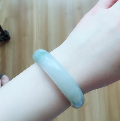 如何评价正玉堂天然玉镯子怎么样，到底是不真假，还是水货？