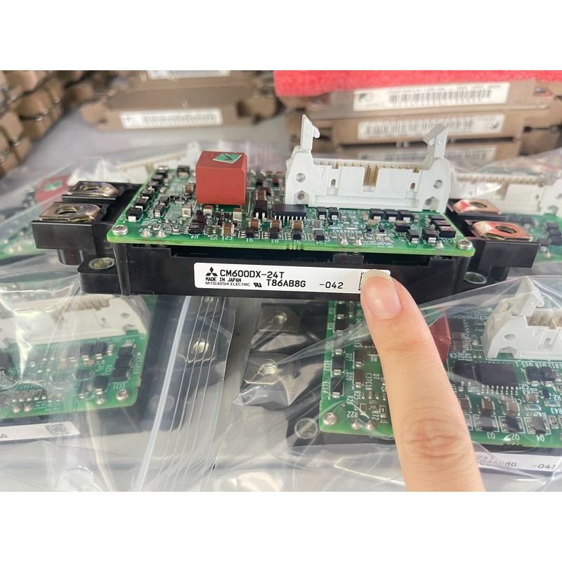 议价CM600DX-24T模块带驱动板整套，有需要联系我