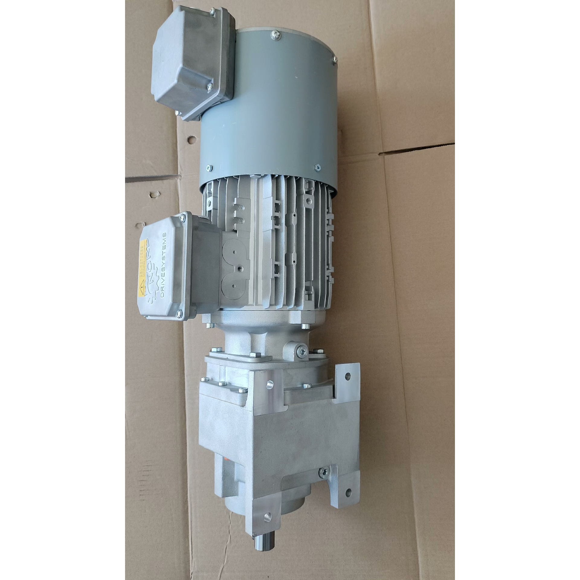 议价2023年份诺德减速电机 型号90LP/4 TF F 1