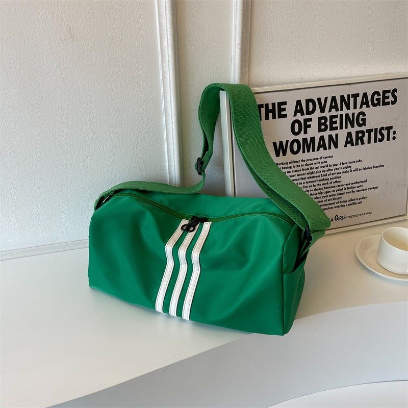 大容量包包女2024新款时尚运动健身包短途旅行单肩包红色斜挎女包,箱包皮具/热销女包/男包,小方包,淘宝优惠券,粉丝福利购,淘宝优惠卷