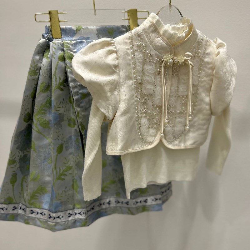 年货汉服女童套装裙冬季2023新款儿童马面裙三件套古装宝宝拜年服