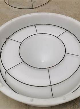 小猪食槽模具 圆形料槽一体盆分体盆内置钢筋网 猪槽模具内网铁架