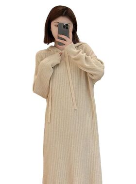 配大衣内搭长裙连帽卫衣裙针织连衣裙子女秋冬2024新款长款毛衣裙