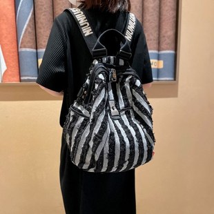 帆布旅行双肩包女2024新款时尚小众轻便女士背包大容量外出旅游包