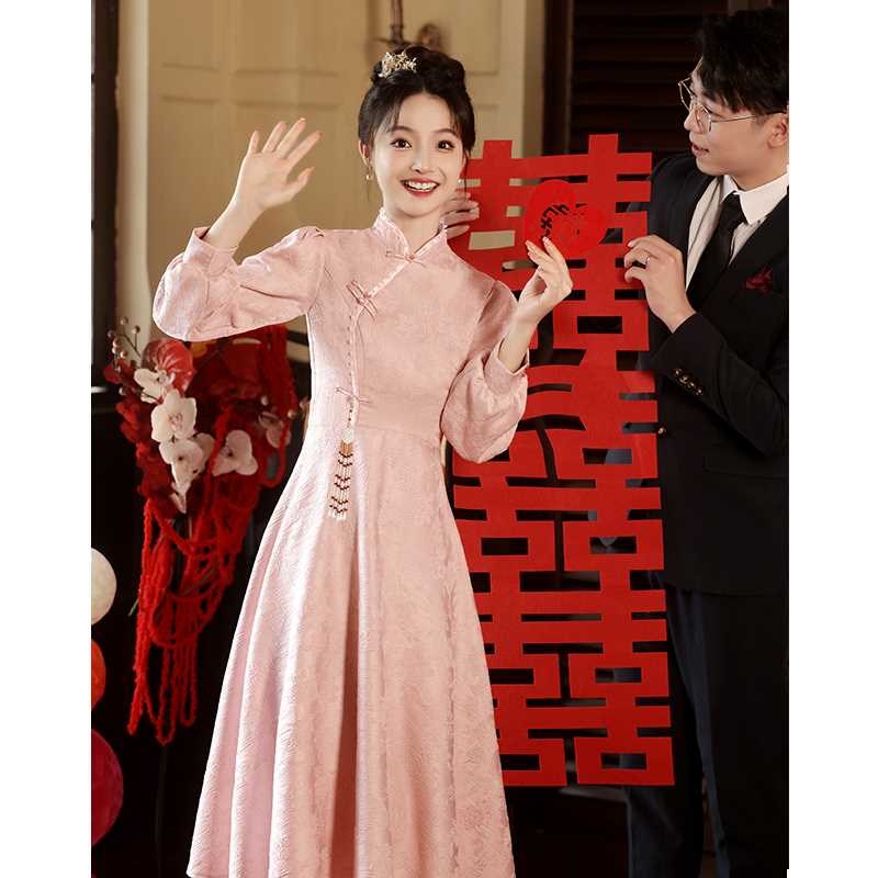 粉色旗袍敬酒服新娘孕妇中式结婚订婚礼服伴娘连衣裙大码.胖mm秋