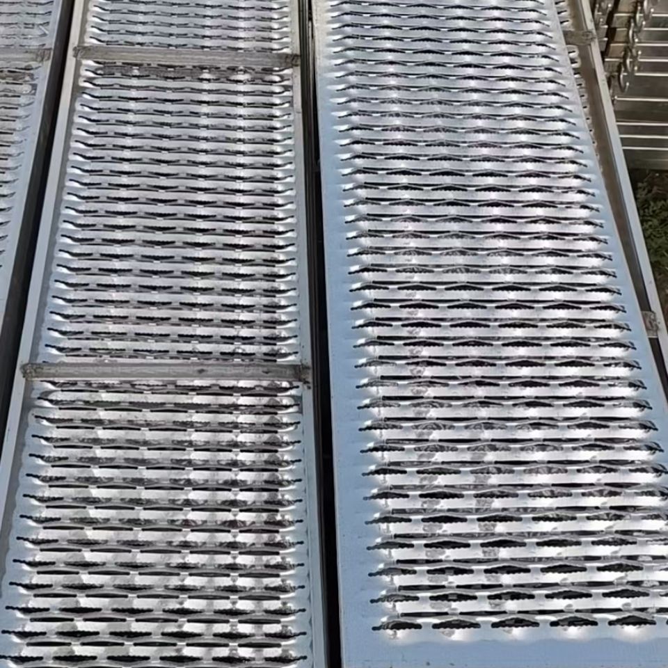 新品厂促镀锌脚h手架架板 脚手架配件 镀锌脚手架踏板台板冲孔架