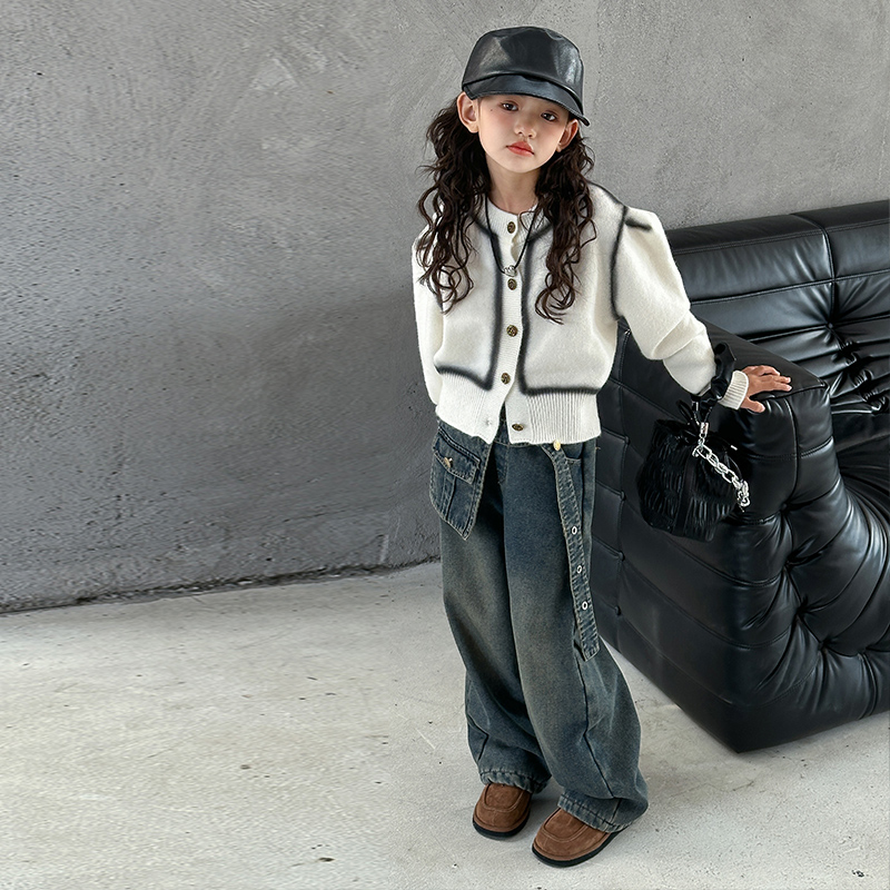 女童套装2023新款秋冬装毛衣针C织衫加绒牛仔宽裤两件套小女孩潮