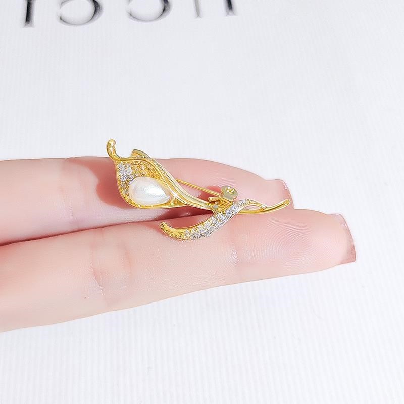 气质高档胸针女奢华仿珍珠扣百搭西装胸花毛衣领针大衣配饰品别针