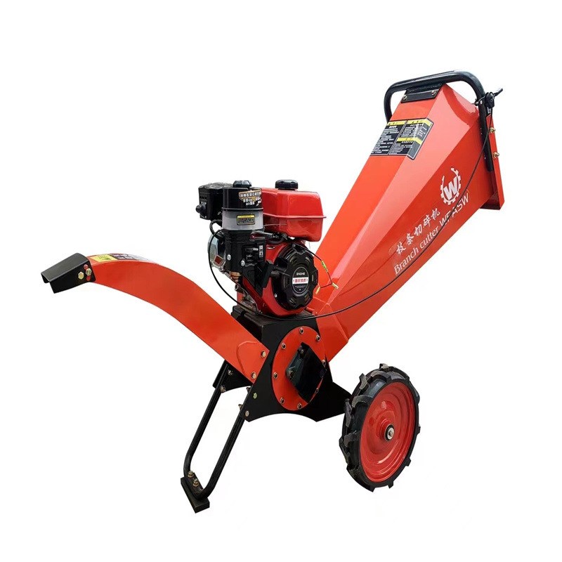 林业干枝树叶粉碎机家用多功能碎枝机小型移动式秸秆枝条碎木机
