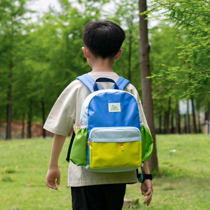 户外儿童出游背包男孩外出旅游轻便小学生书包旅行双肩包春游轻便
