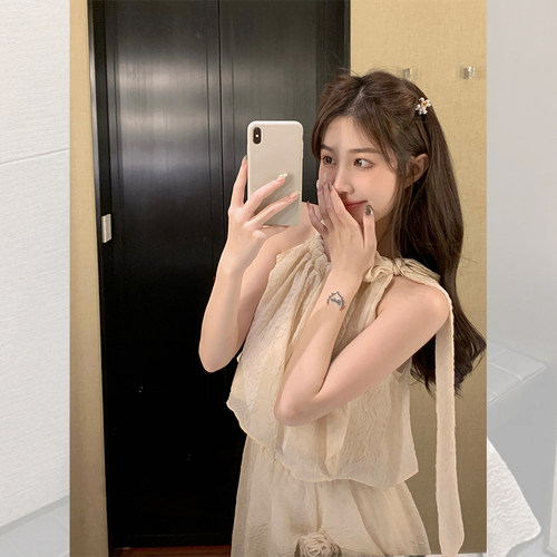 法式温柔风无袖挂颈洋装子女夏季高级感小众设计小个子两件式套装