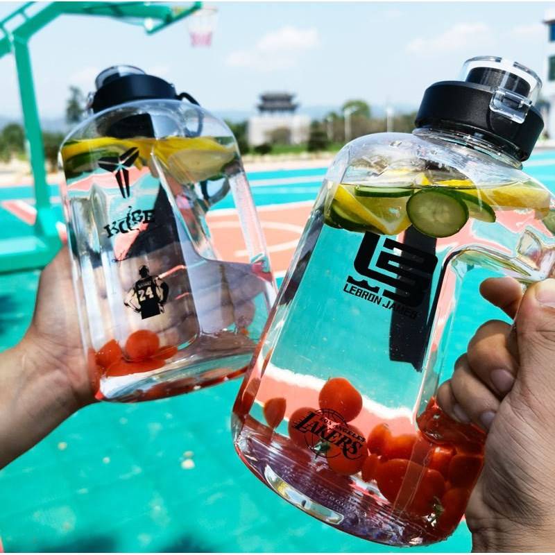 球星吨吨桶提绳塑料健身水壶大容量水杯运动杯大号户外吨吨杯