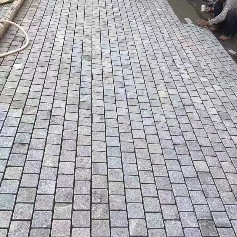 芝麻黑马蹄石小方块芝麻灰花岗岩荔枝面火烧面小料石园林铺地石材