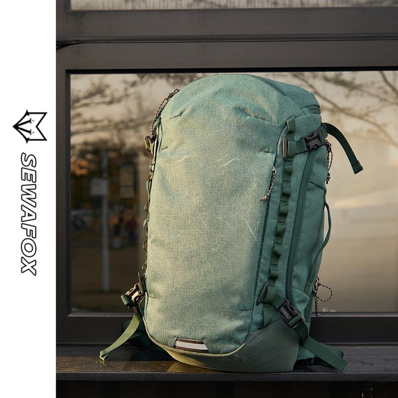 双肩包男大容量徒步旅行包轻便行李包户外运动登山背包男款电脑包