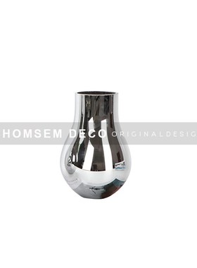 现代样板间客厅茶几艺术男舞者抽象人物摆件书房博古架电视柜软装