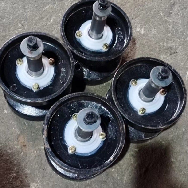 履带运输车承重轮配件梅花机电爬山虎驱动齿轮导向轮导轨涨紧轮