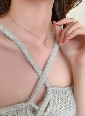 工厂销爱心项链女2023新款x爆款冷淡风小众设计轻奢清冷感锁骨链