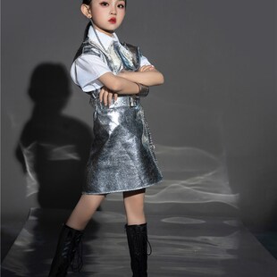 女童模特潮服儿童T台走秀大赛银金属色摇滚N未来科技感礼服风模卡