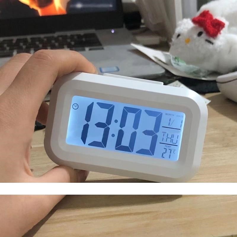 学生电子小闹钟声音超级大的闹钟C床头钟表叫醒儿童数字闹