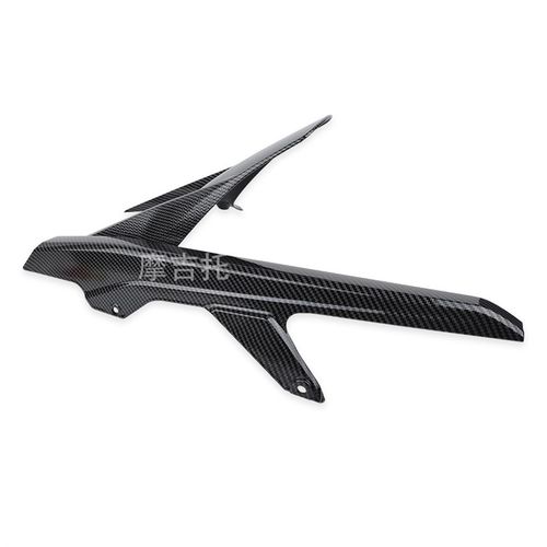 适用钱江赛800改装链条盖后挡泥板分体式碳纤花纹链条保护盖配件