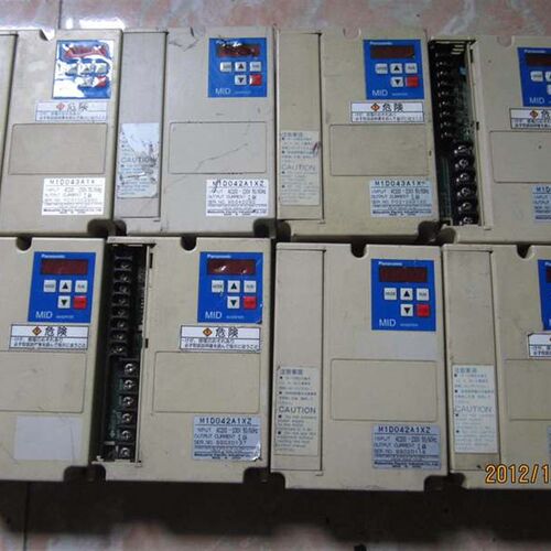 工厂销议价变频e器 220V 0.4KW 400W M1D042A1XZ  M1D043A1X M1D