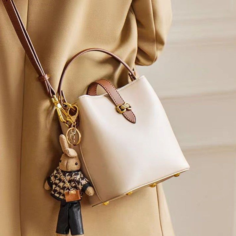 当季新品七夕礼物包包2024新款水桶包斜挎女包软皮高级女士小挎包,箱包皮具/热销女包/男包,水桶包,淘宝优惠券,粉丝福利购,淘宝优惠卷