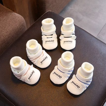 24春秋新款步前鞋男女宝宝t6-12个月婴儿袜鞋护脚不掉软底0到1岁