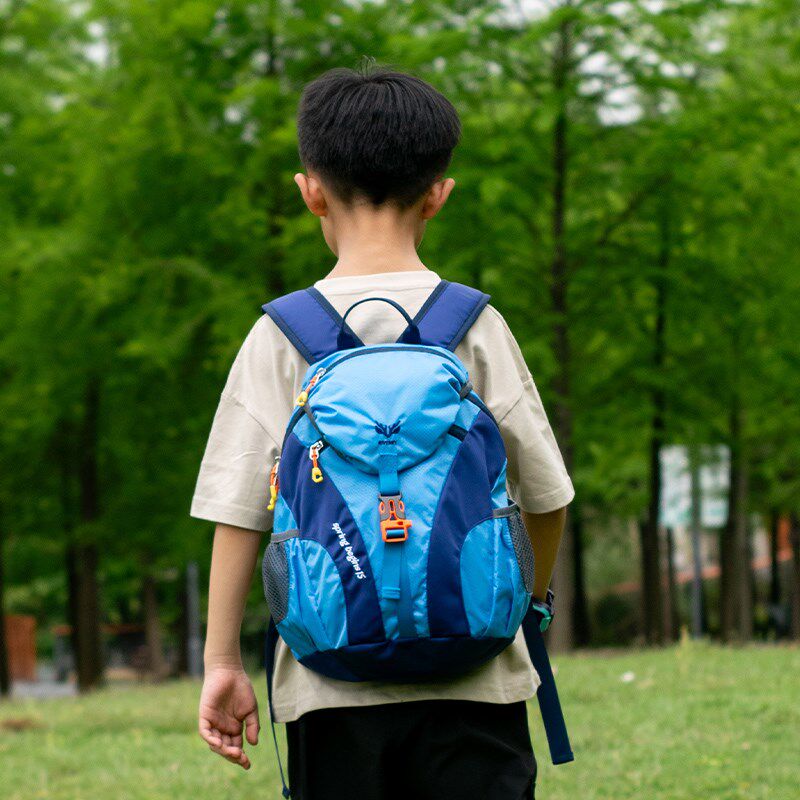 户外儿童旅行双肩包出游轻便男孩外出小背包旅游超轻小学生春游