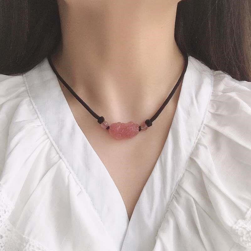 草莓晶手绳锁骨链吊坠貔貅手链情侣款一对招桃花手串女小众设计感