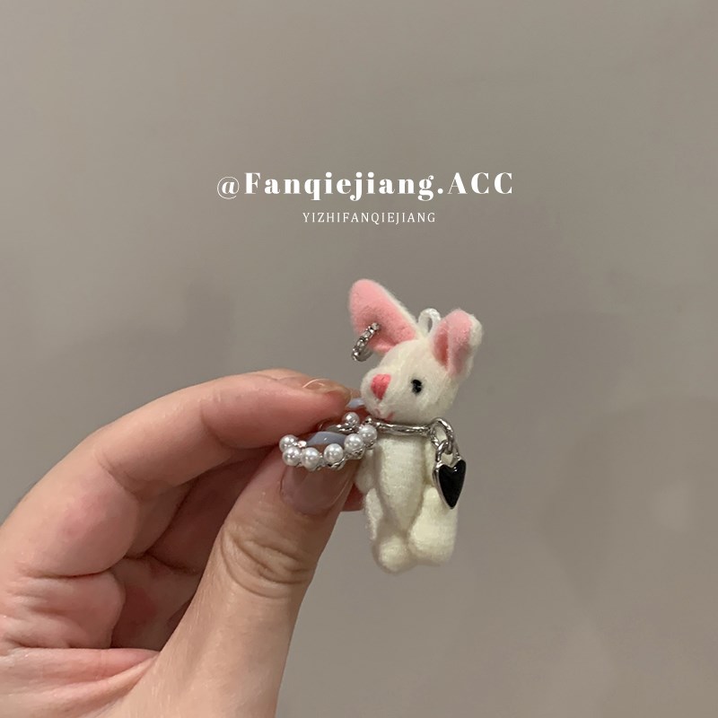 新品小众毛绒小动物兔子无耳洞耳夹式耳环少女古怪可爱耳骨夹