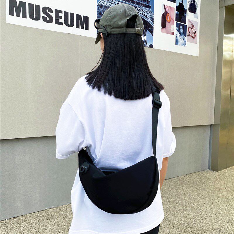 牛津布斜挎包女宽肩带防水时尚简约大容量单肩包休闲机能运动包