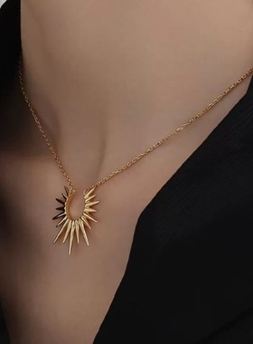 欧美时尚太阳钛钢项链女百搭18k金色E网红ins个性百搭锁骨链潮配