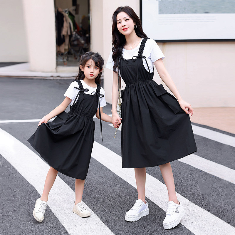 现货不一样的亲子装t桖套装u2023夏装新款高端母女装两件套连衣裙