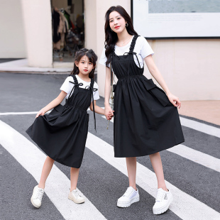 现货不一样的亲子装t桖套装u2023夏装新款高端母女装两件套连衣裙
