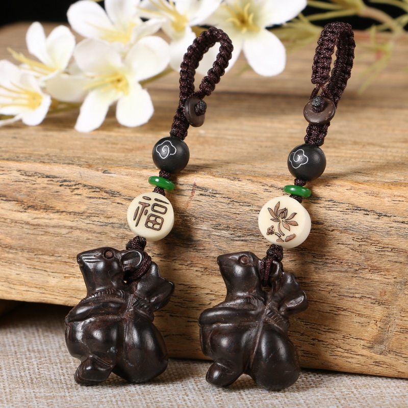 现货速发2022年虎年属牛福鼠送吉灵鼠赐瑞吊坠桃木汽车钥匙扣包挂