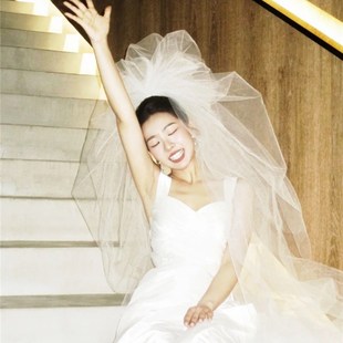 新款抓泡云朵蓬蓬长头纱领证登记结婚新娘摄影造型街拍婚纱跟妆