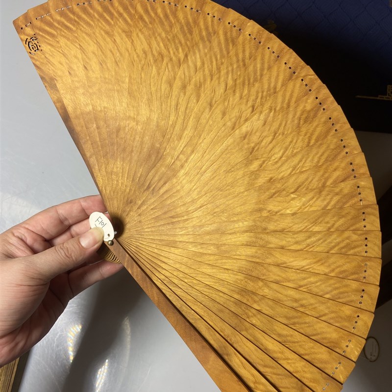 特价金丝楠木扇子小叶桢楠苏扇复A古风镂空雕花折扇入门实木工艺