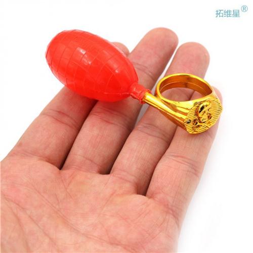 极速Squirt Ring Water Ring Spray Water Funny Gags Prank Joke