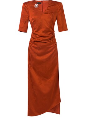 2024夏季新款新中式V领装饰扣垫肩收I腰捏褶开衩不规则旗袍连衣裙