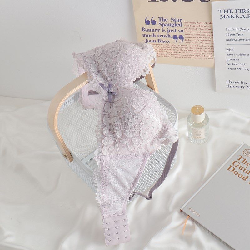 蕾丝内衣女小胸聚拢加厚显大无钢圈收副乳防下垂女士文胸纯欲套装