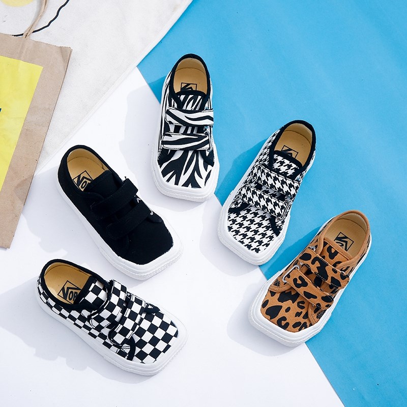 儿童帆布鞋2024春秋款韩版低帮方头魔术贴时尚软底男童女童休闲鞋