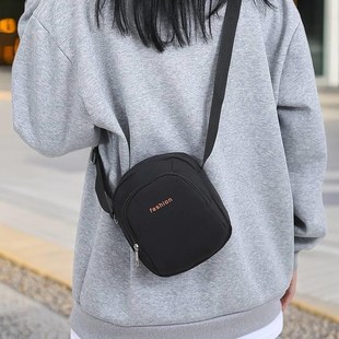 男士随身便携包男土包斜挎包大男孩外出小挎男孩胸包帅气潮流百搭