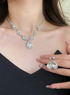 水滴项链轻奢小众2024新款爆款锁骨链女高级感毛衣链秋冬时尚颈链