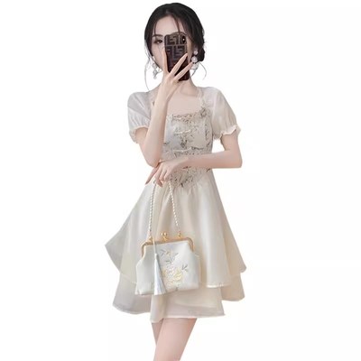 高级感碎花拼接雪纺连衣裙女2025夏季新款清新小个子短款仙女裙子